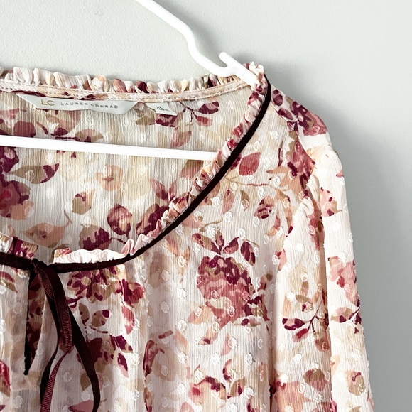 EUC LC LAUREN CONRAD Floral Sheer Long Sleeve Top Size XL - Picture 5 of 5
